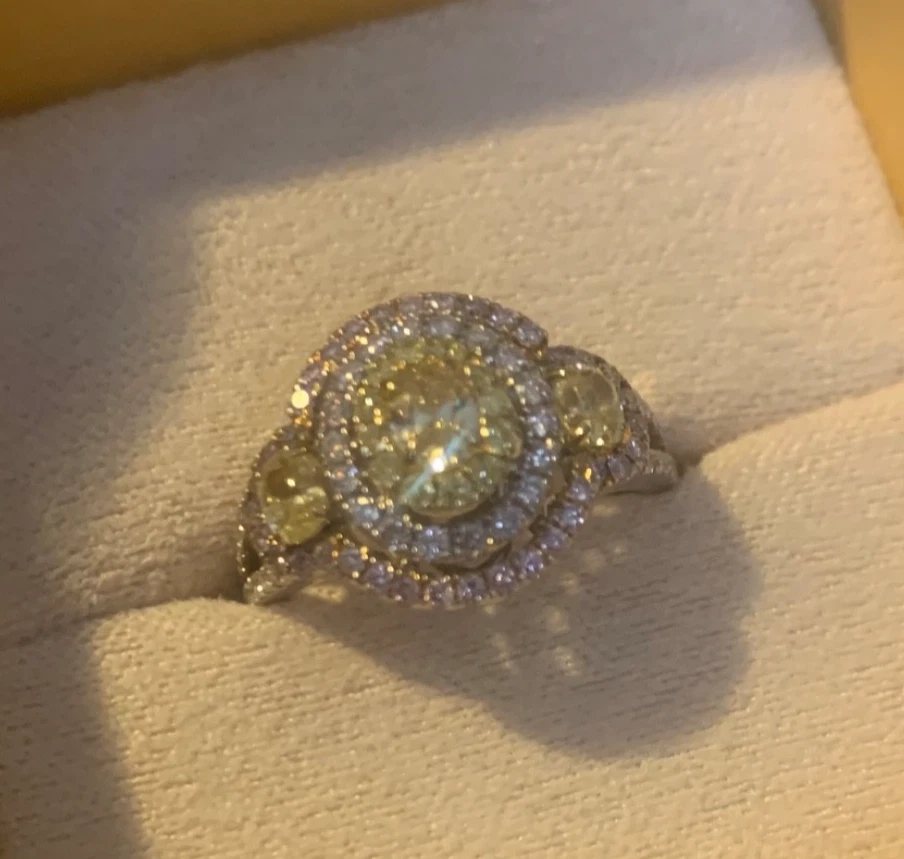 ANILLO DE DIAMANTES ROSA CLARO Y TRANSPARENTE DE LUJO AMARILLO DE 1,07 QUILATES DE ORO BLANCO DE 14K TALLA 7 Foto 2 de 4