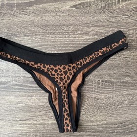 Pink By Victoria&rsquo;s Secret, Small Leopard Love, Pink Thong Panties