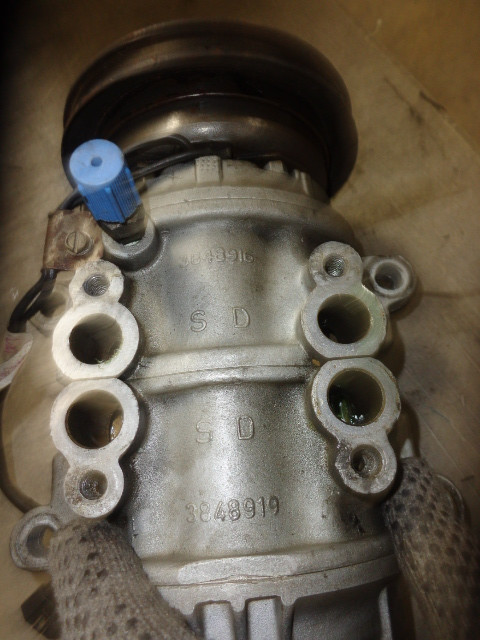 AC Compressor 2.2 4CYL Turbo Chrysler Maserati TC 89 90 91 #B