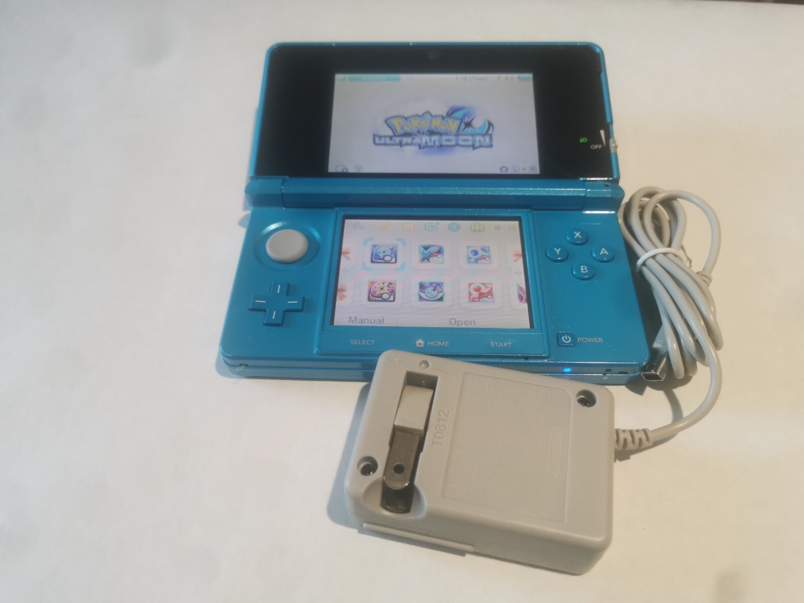 Nintendo 3DS Light Blue Handheld System Console Region Free In Good