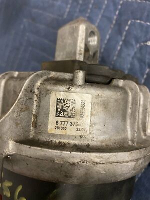 BMW 5 Series F10 rubber engine mounting left 6777375 6859845