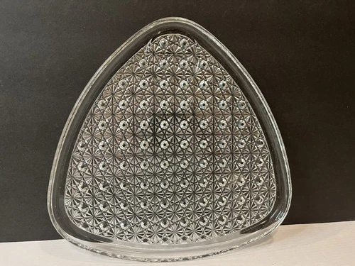 Vintage  Anchor Hocking Triangle Daisy Button Snack Plates Clear Glass Lot Of 7