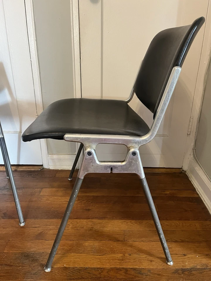 Juego de sillas Castelli Vintage DSC 106 cuero negro. Giancarlo Piretti Italia Foto 2 de 4