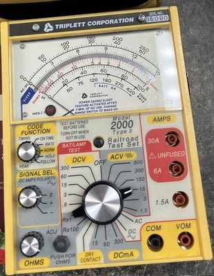 Triplett Railroad Test Set Model 2000 Type 3 w/Case & Leads