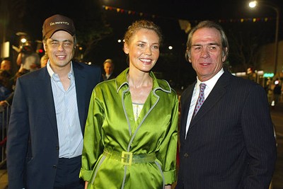 Benicio Del Toro Connie Nielsen Tommy Lee Jones pose premiere Hun- 2003 Photo 5