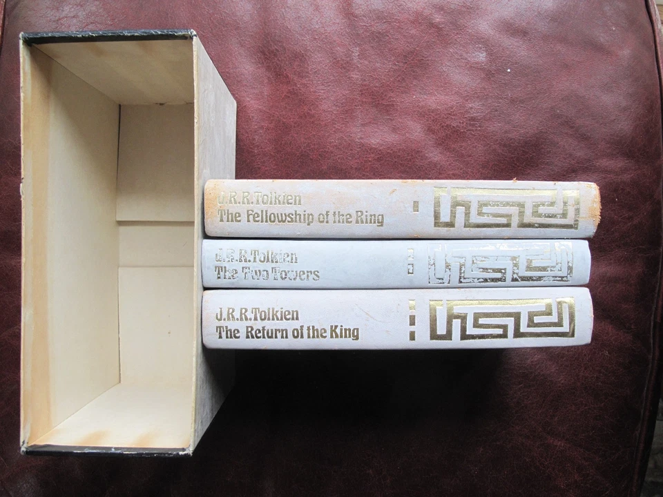 THE LORD OF THE RINGS - J.R.R. TOLKIEN - FOLIO SOCIETY - 2ND IMPRESSION 1979 - Image 4 of 4