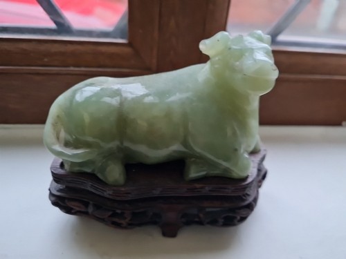 Chinese Carved Green Bowenite Buffalo Figurine on Ornate Wooden Stand 251 Grams - Picture 4 of 20