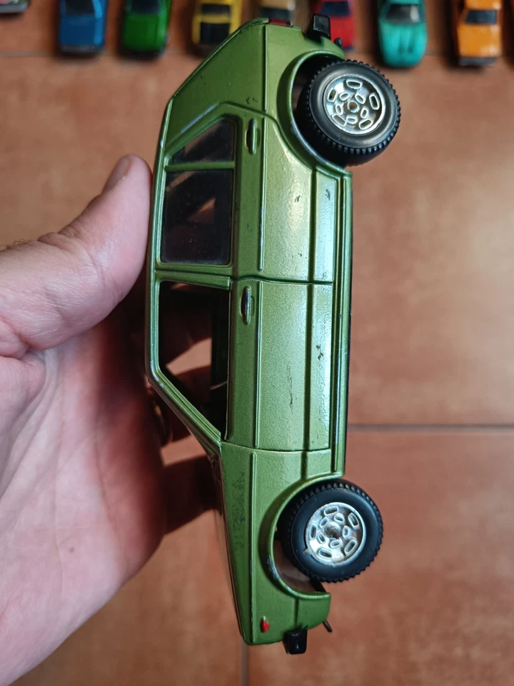 MEBETOYS Volkswagen Golf scala 1/25 Mattel buone condizioni colore verde - Immagine 4 di 4