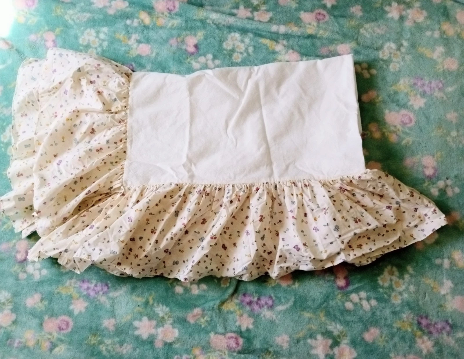 Vintage Classic Winnie the Pooh Nursery Red Calliope Crib Bedding Skirt
Opens in a new window or tab