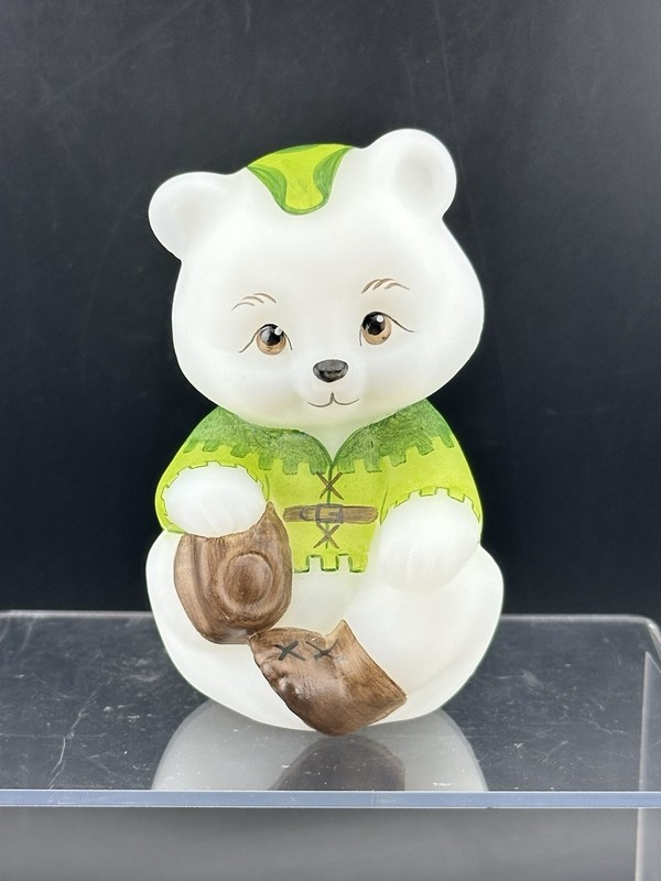 Fenton Factory “Robin Hood” Sitting Bear HP by Jim E aka Susan Bryan 1980’s