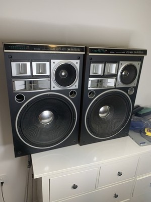 Vintage Pioneer CS-903 4-way floor speakers featuring a woofer