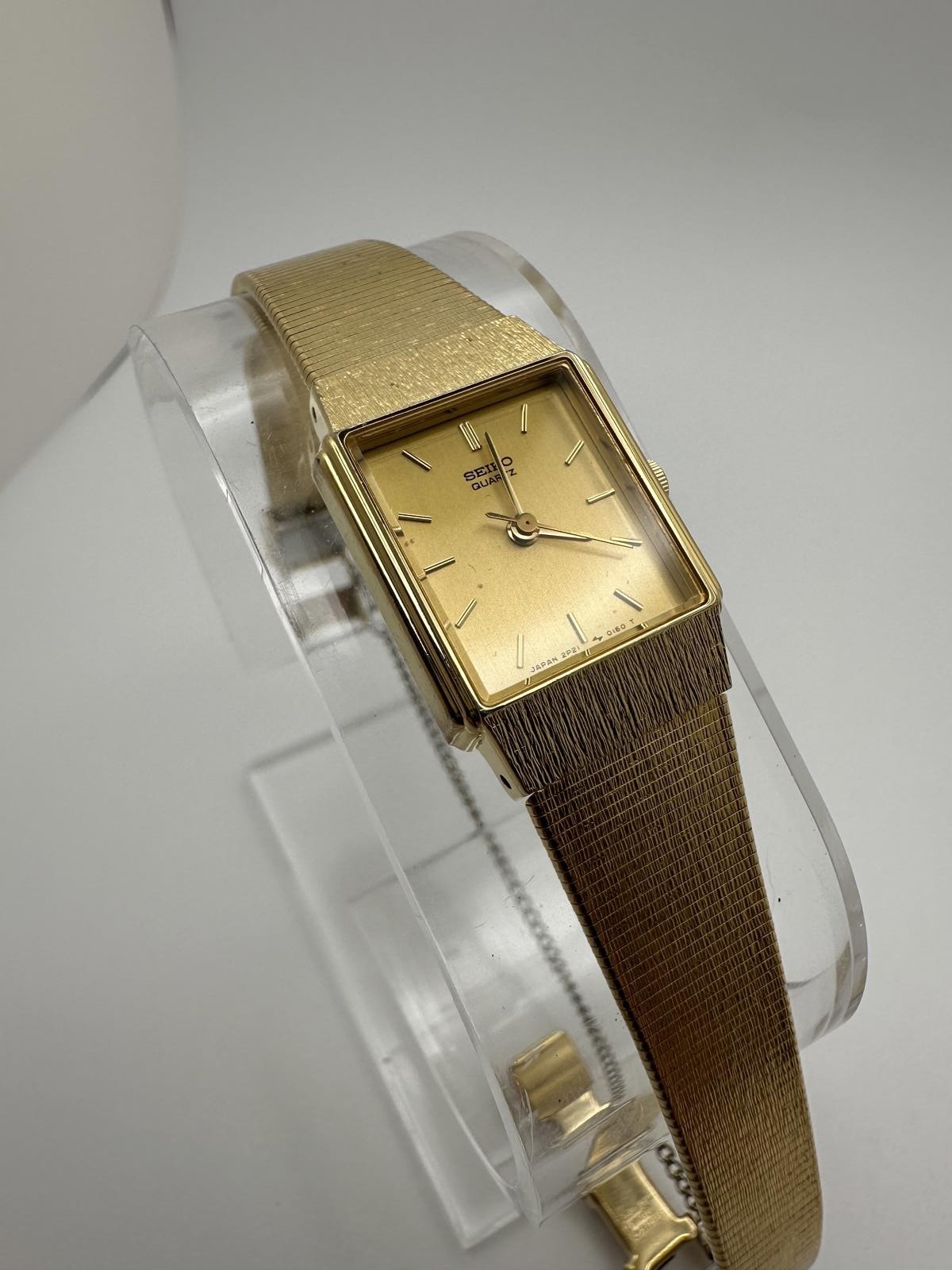 Vintage Seiko Quartz Gold Rectangular Women’s Wat… - image 2