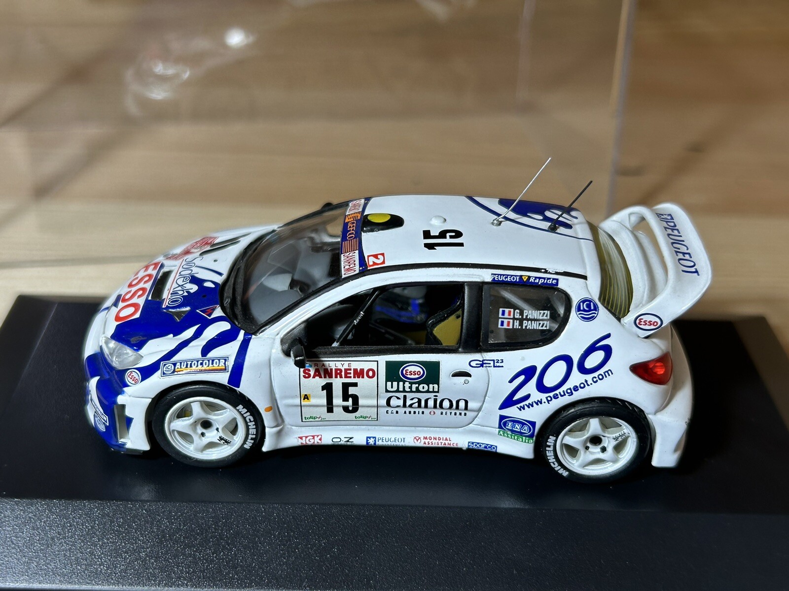Foto 1 di 11