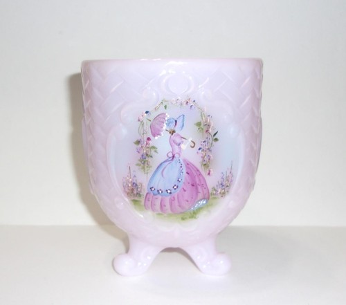 Fenton Glass Pink "Garden Gate" Three Panel Toed Vase Ltd Ed #8/11 M Kibbe - Picture 5 of 7