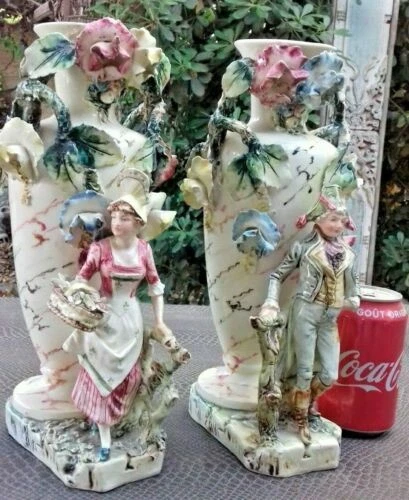 Vases, soliflores et bouteilles en barbotine