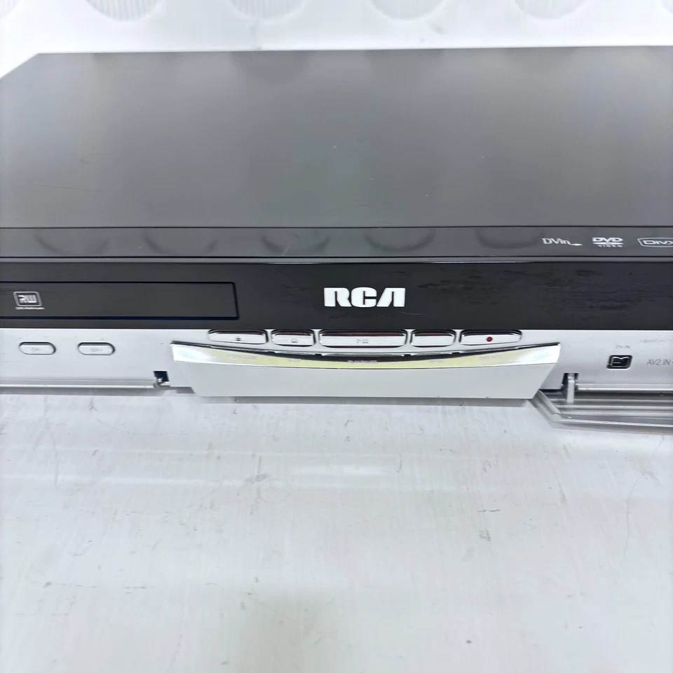 Reproductor/Grabador de DVD RCA DRC8052N | Compatible con RW | HDMI/Coaxial/RCA/S-Video | Leer Foto 4 de 4