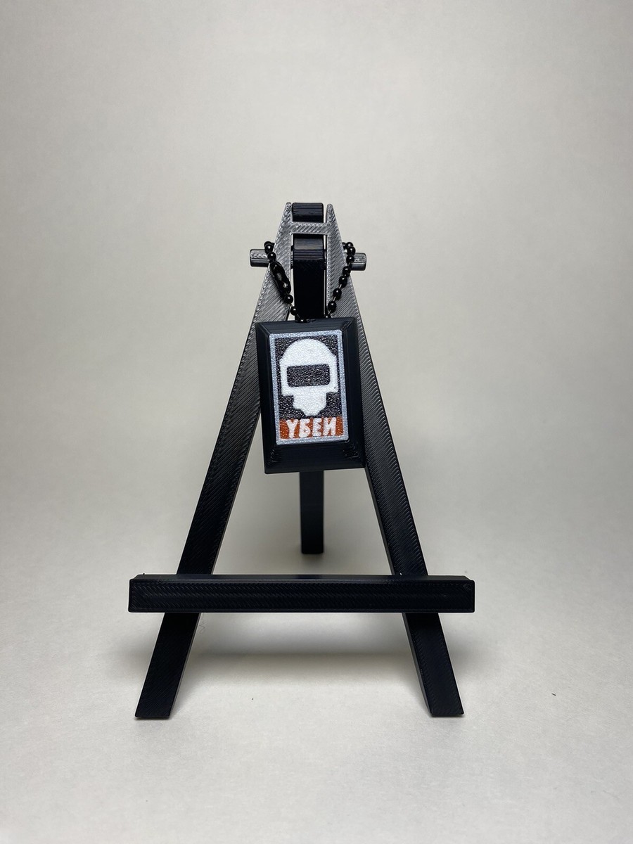 タルコフ　グッズ Escape From Tarkov Keychain Set: Showing Tagilla, Killa, And A Red