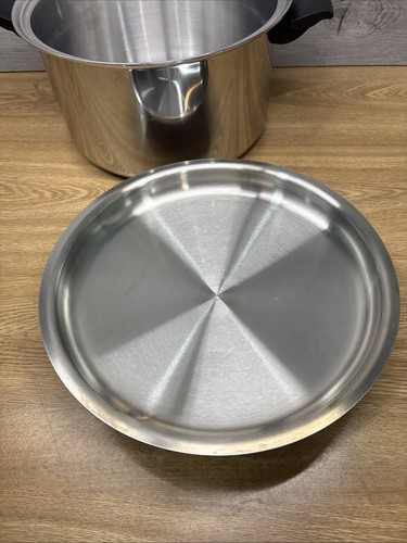 CUTCO USA 5 Ply Aluminum Core 10 Quart w/Lid Stock Pot - 12" diameter - Picture 4 of 10