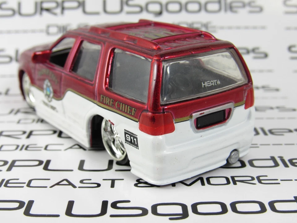 2010 Jada игрушки 1:64 свободного 2003 LLINCOLN NAVIGATOR значок города пожарной охраны - Изображение 3 из 4