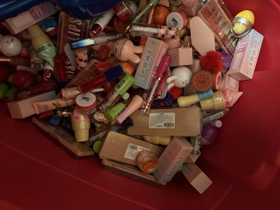 X large Lip Gloss Bundle, Lip Products, Mystery Bundle with mystery gift - Image 4 of 4