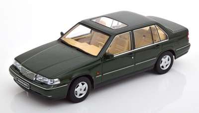 1:18 Triple 9 Volvo 960 1996 darkgreen-metallic