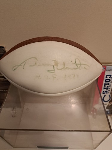 johnny unitas signed football & case Beckett full LOA W/assorted unitas lot - Picture 2 of 11