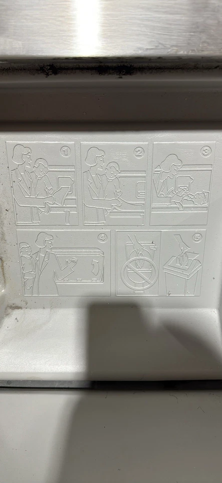 Cambiador de bebé Koala Kare empotrado comercial de acero inoxidable NUEVO Foto 3 de 4