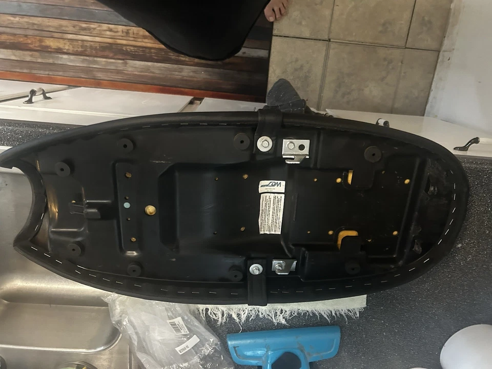 Triumph Seat. Came with A 2006 Triumph Scrambler I Bought. Very Nice Condition Foto 2 de 4