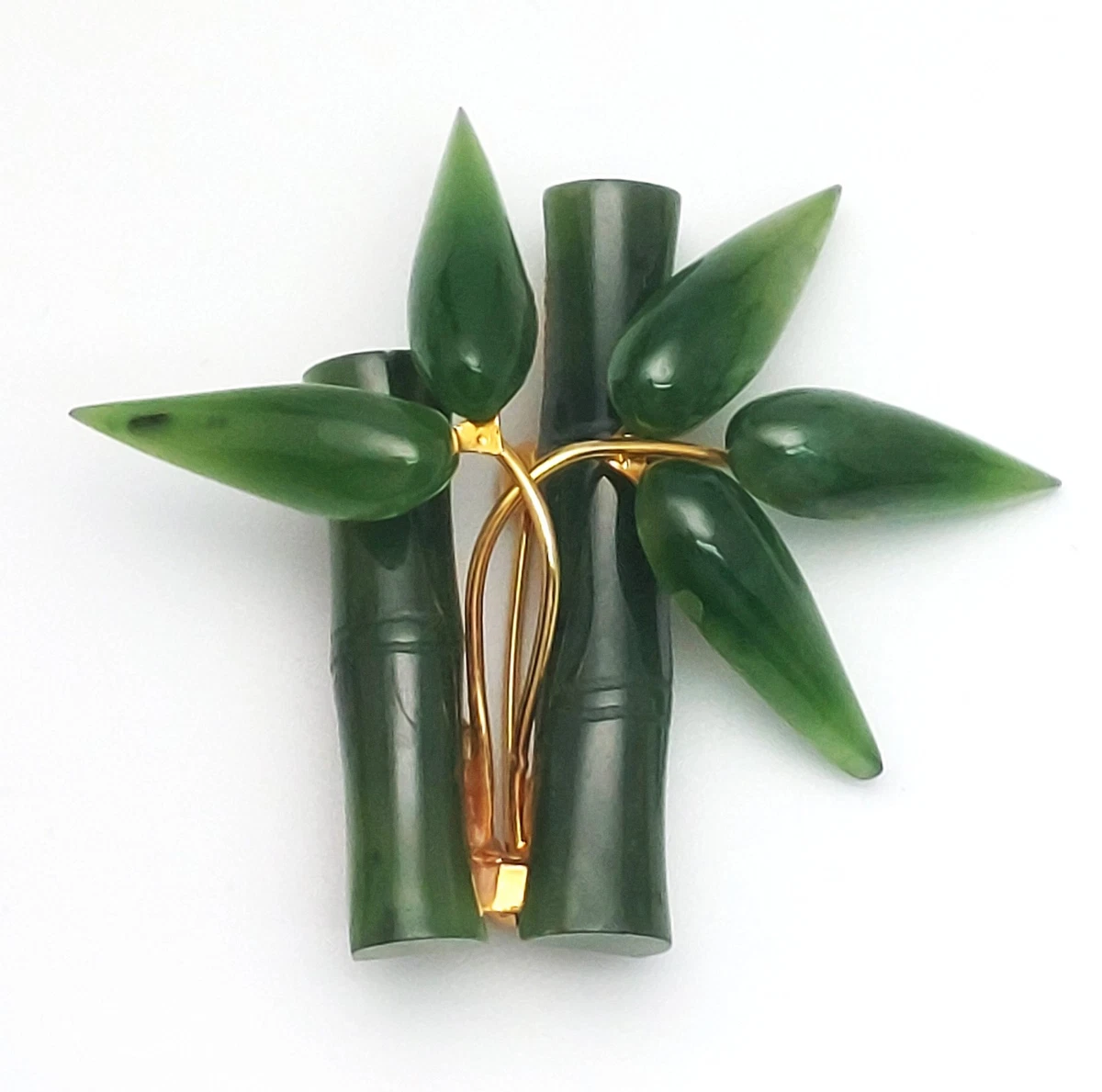 Vintage Jade Bambus Brosche grüne Jade geschnitzt Goldton Asien Design