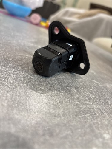 2017-2020 Toyota Prius Prime Rear View Park Assist Backup Camera 86790-47080 OEM - Picture 1 of 7