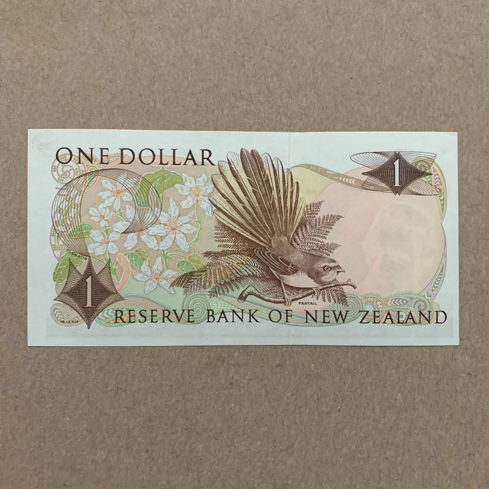 新西兰 1 美元纸币 1970 年代 Fantail Bird 货币动物纸币 — 第 2/4 张图片