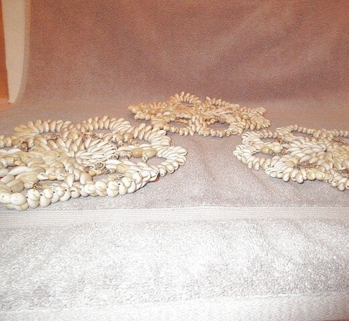 Vtg Cowrie Seashell Trivet Handmade Hot Pad Wall Decor Beachy 9" Round 3X Lot - Picture 6 of 6