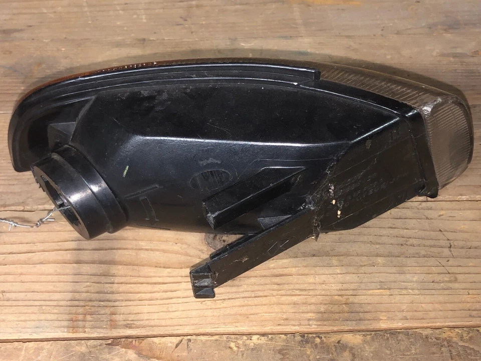 Luz de señal de giro marcador de esquina lado del conductor 1993-95 Eagle Vision Concorde Foto 2 de 3