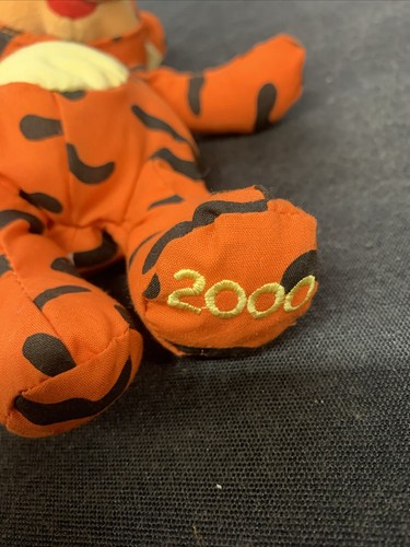 Vintage Disney Winnie The Pooh Dressed As Tigger 20cm Bean Bag - Picture 3 of 5