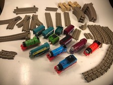 Thomas the train lot 6 Engines 6 Cars Misc Track