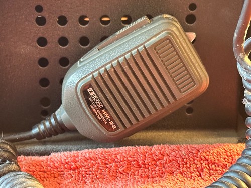 Transceptor de radioaficionado Icom IC-27H VHF-FM 144 MHz 9 recuerdos compacto negro - Imagen 2 de 9