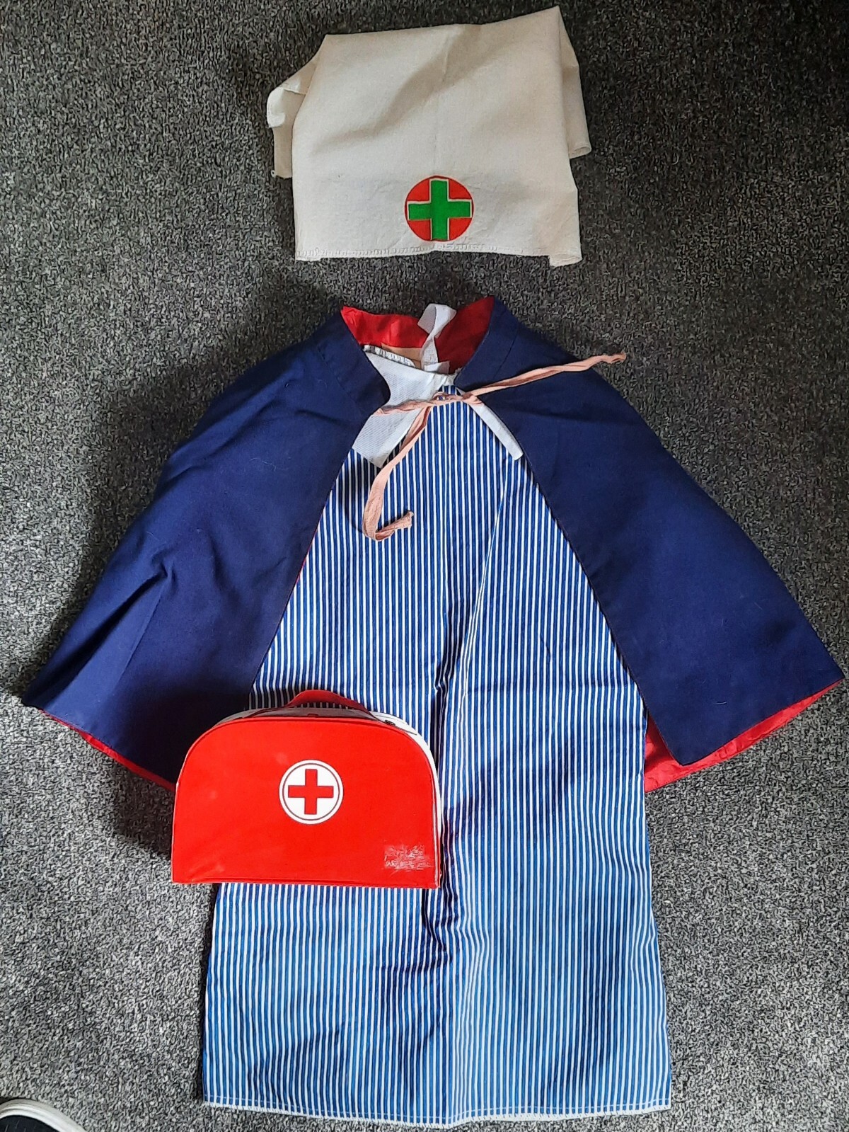 VINTAGE ?1950s CHILDREN'S NURSES OUTFIT, LUXIPRODUCT, WITH BAG
