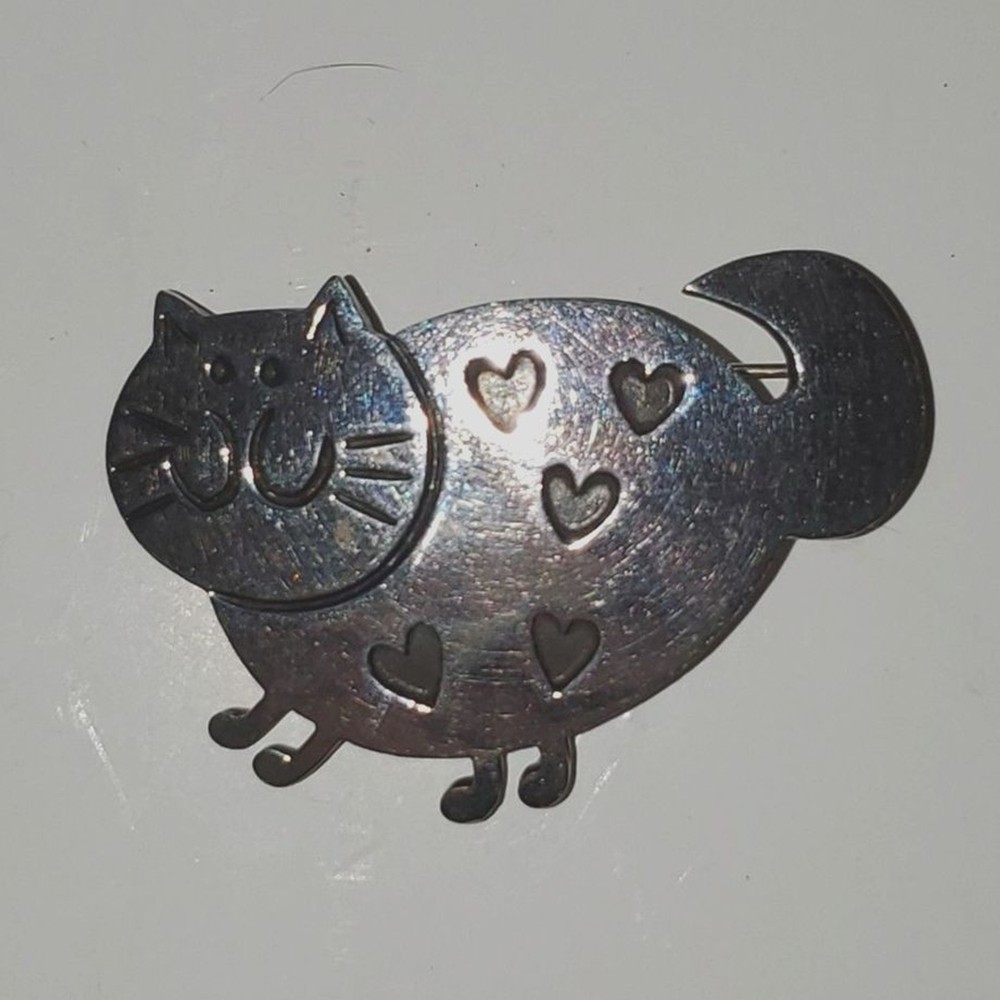 Fat Cat Brooch Pin in 925 Sterling Silver with Heart Accents - Valentine's Collectible