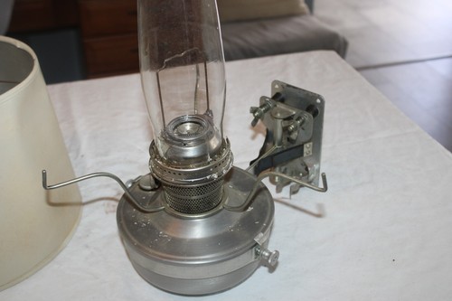 Aladdin Model C Railroad Train Caboose Oil Lamp, Wall Bracket Chimney & Shade - Picture 21 of 24
