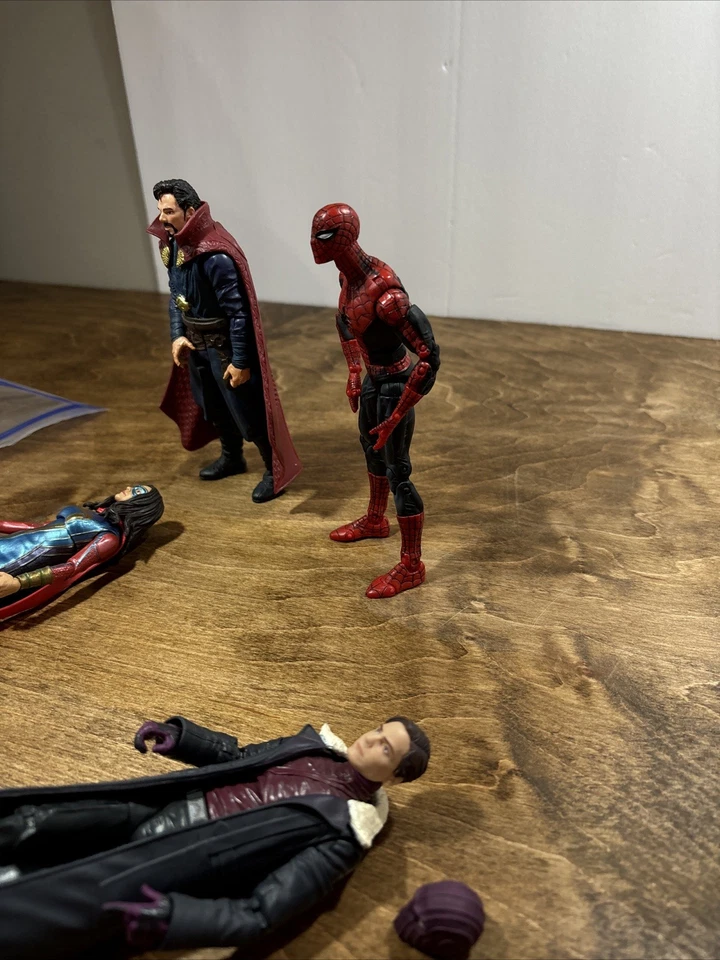 Lote de figuras de acción Toybiz/marvel legends Ms. Marvel dr.strange Spider-Man Foto 3 de 4