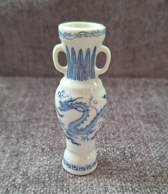 Franklin Porzellan Mini Amphore Vase Doppelhenkel. Blue Dragons. Japan 8cm