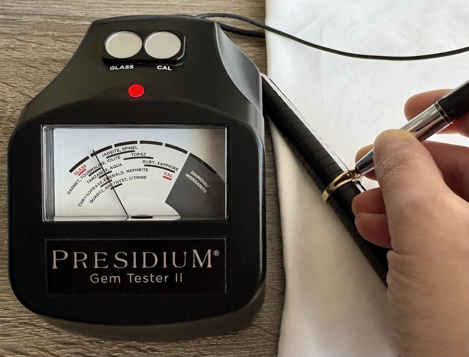 Vintage 10K Yellow Gold Spinel, Emerald, & Citrine Ring Multi Gemstone Size 7 - Image 4 of 4