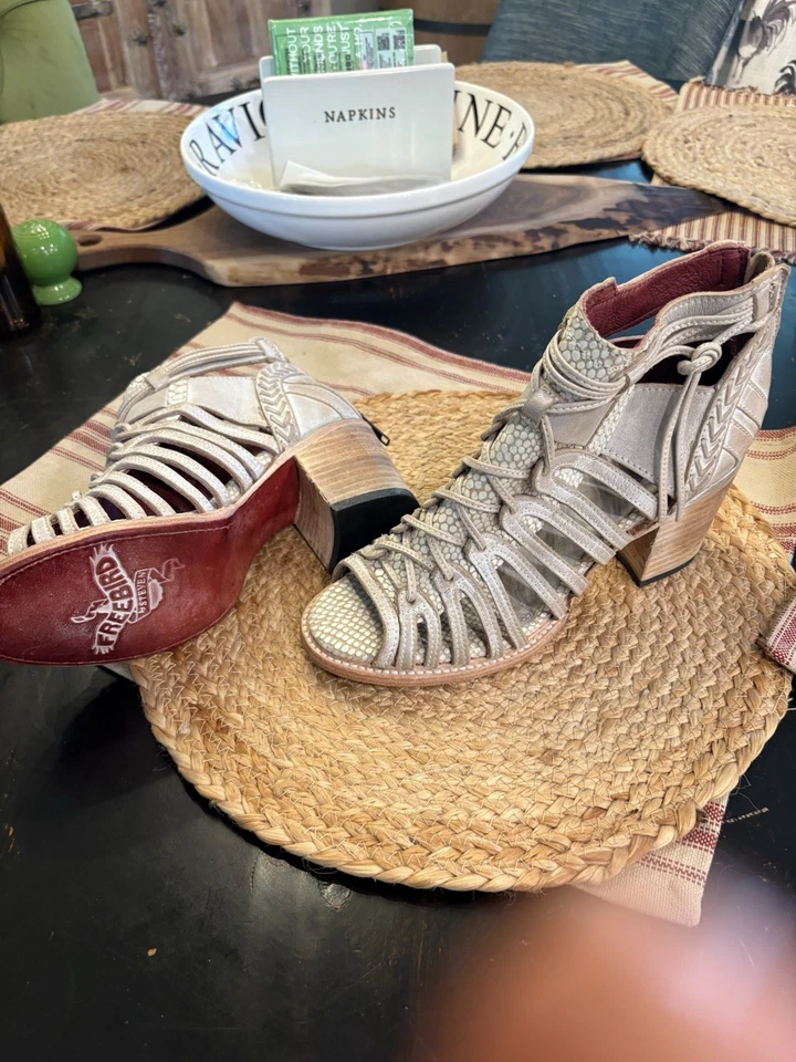 Freebird OG Wazee White Croco Size 8 - Image 2 of 4