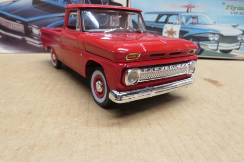 ORIGINAL AMT REISSUE 1960 CHEVROLET CLEAN BUILT MODEL - Picture 3 of 13