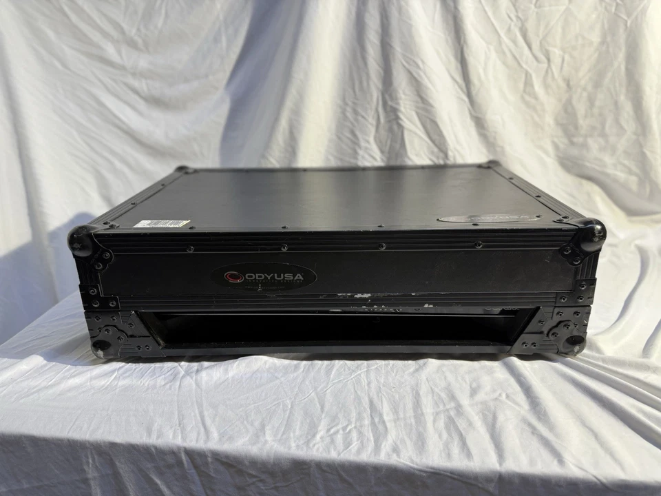 Numark NS6 4 Channel DJ Controller With Odyssey Black Label Glide Style Case - Image 3 of 4