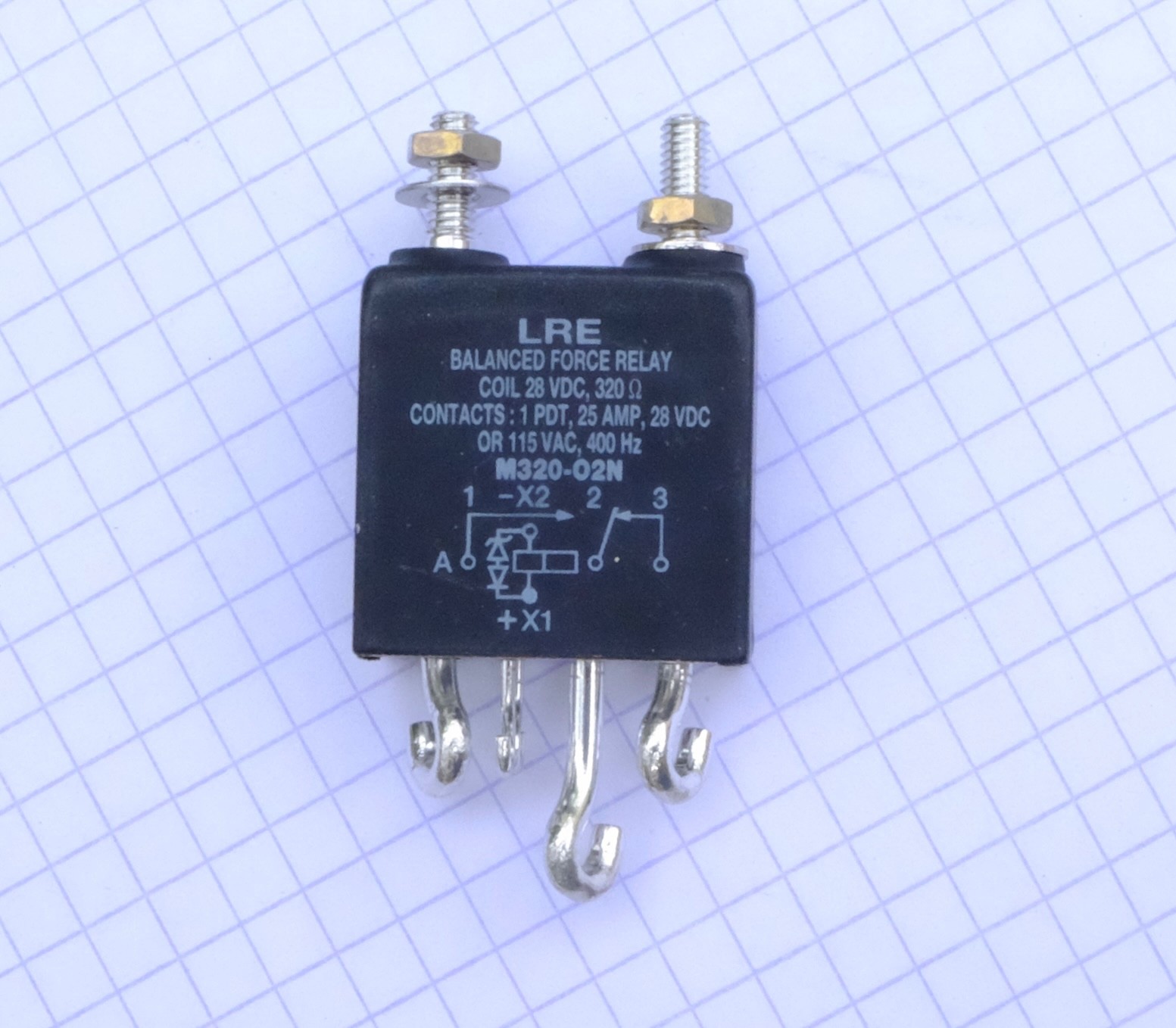 Relais de force LRE M320-02N 1 PDT 25A 28VDC pour circuits électriques