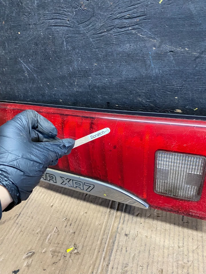 Mercury Cougar XR7 1994 1997 maletero trasero puerta trasera central panel de luz trasera s8776 D Foto 4 de 4