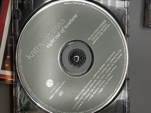 Kathy Mattea CD Lot Right Out of Nowhere, Lonesome Standard Time, Love Travels - Bild 5 von 6
