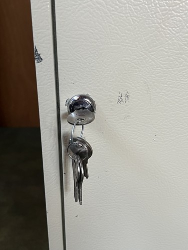 PREOWNED LOCKING KEY CABINET 400 KEY CAPACITY DUAL LOCK WALL MOUNT - 第 5/11 張圖片