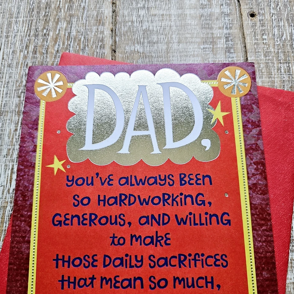 Tarjeta de cumpleaños American Greetings para papá estrellas rojas plateadas You Da Man Foto 2 de 4